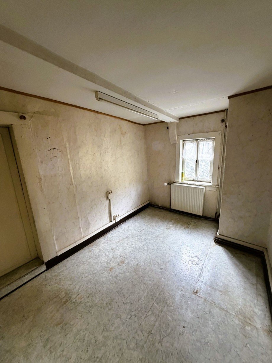 Leerer Raum mit Fenster Einfamilienhaus Ilmenau