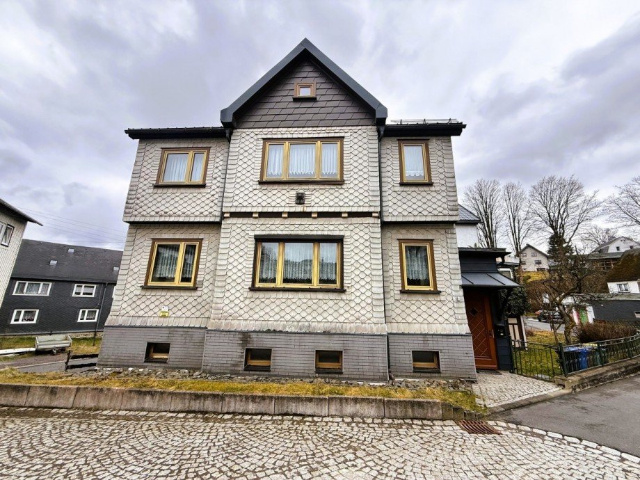 Mehrfamilienhaus im Gr�nen Mehrfamilienhaus Gro�breitenbach