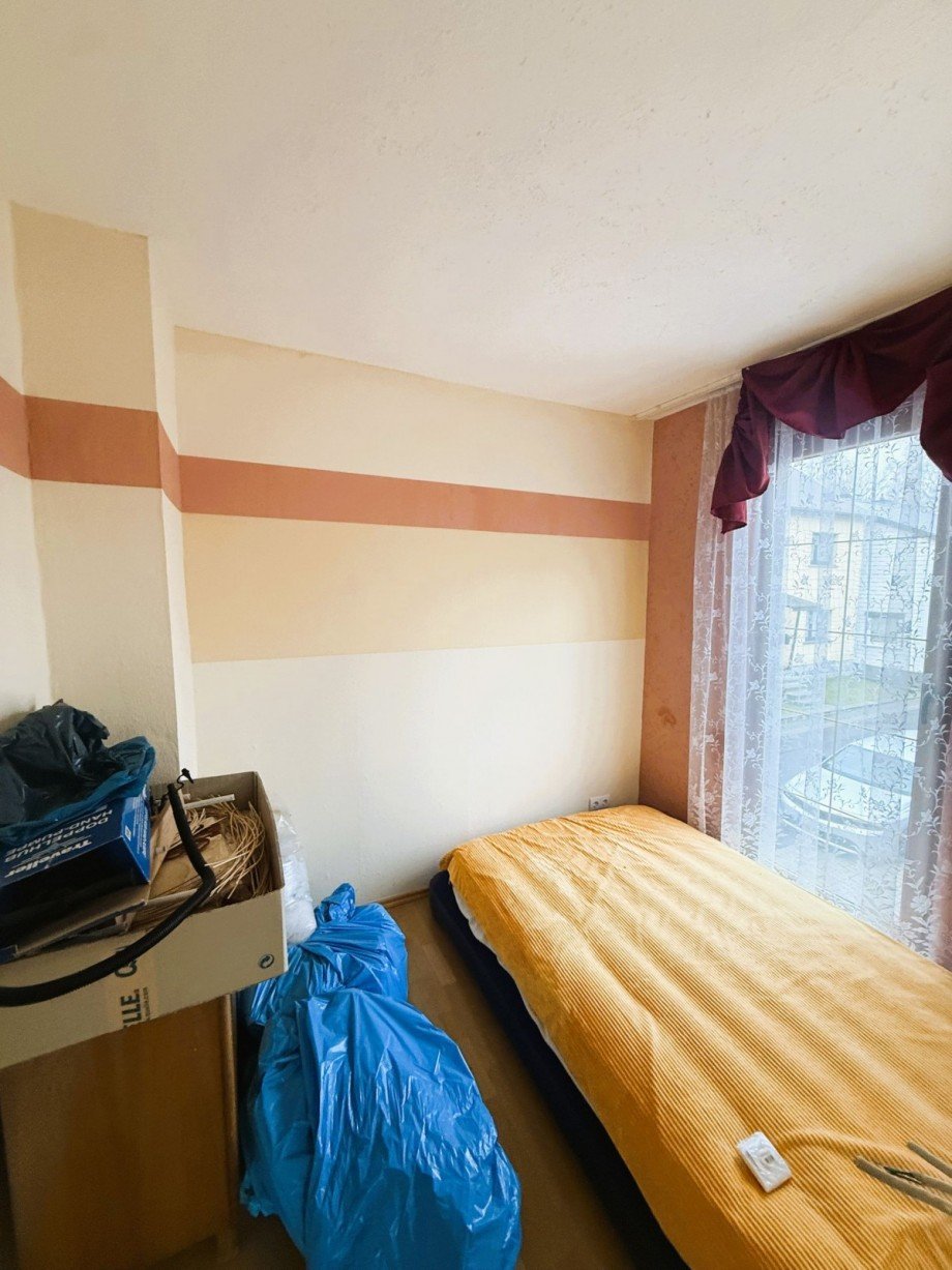 Einfaches Schlafzimmer Einfamilienhaus Gro�breitenbach