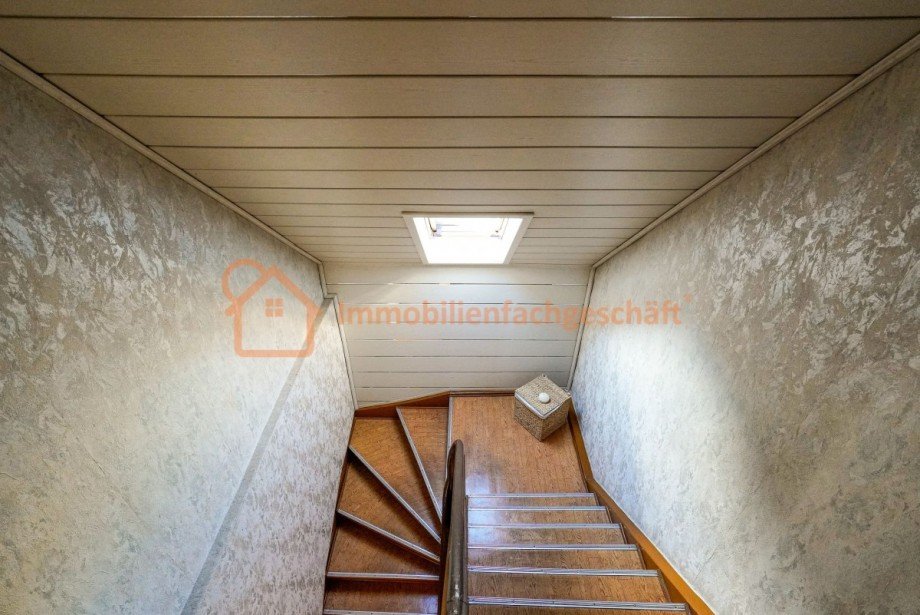 Treppe mit Dachfenster Haus Neuhaus