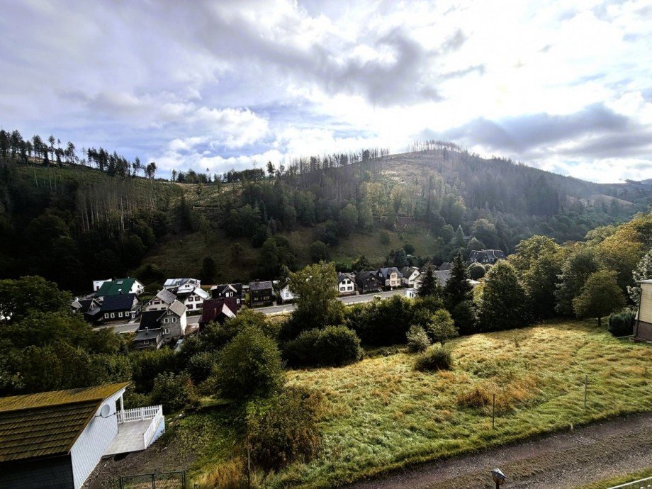 Dorf in H�gellandschaft Mehrfamilienhaus Katzh�tte