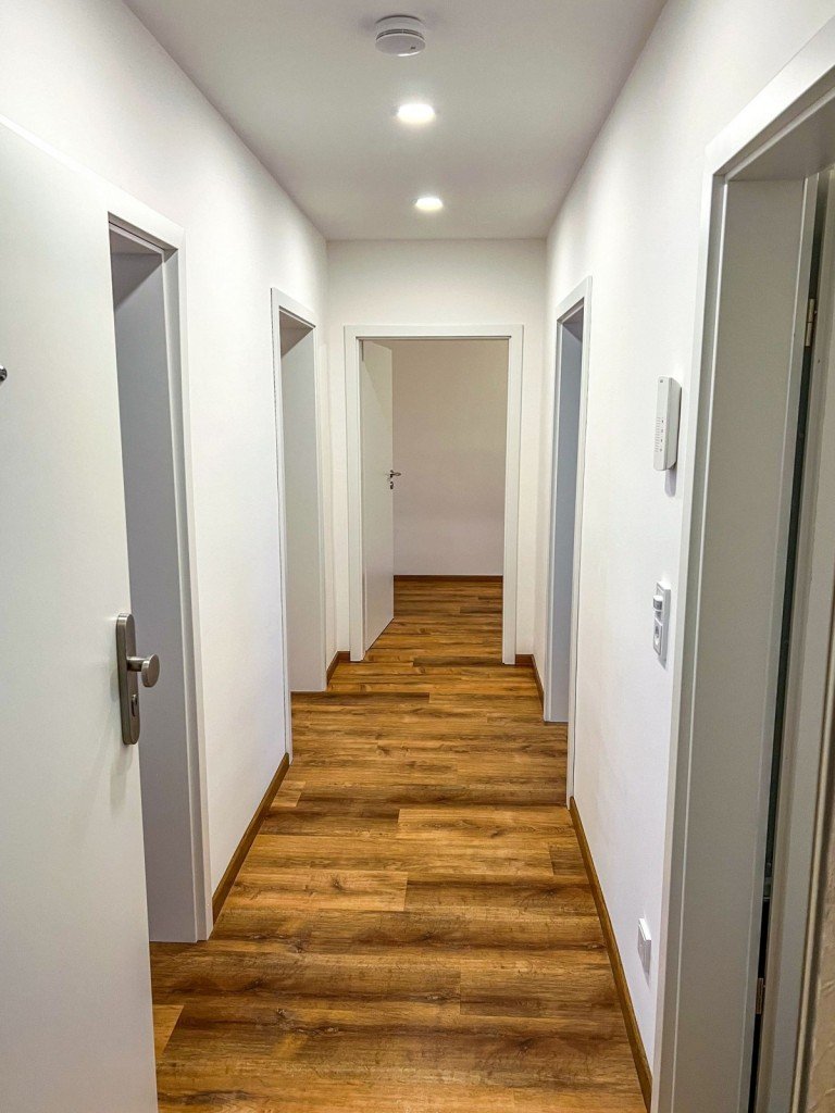 Wohnungsflur Gro�breitenbach Etagenwohnung modernes Wohngef�hl in ruhiger & begehrter Lage - modernisierte Wohnung freut sich auf neue Bewohner