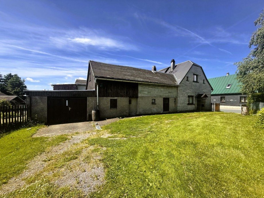 Gro�er Bauernhof mit Wiese Reihenendhaus Gro�breitenbach