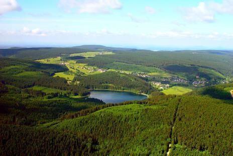 Luftaufnahme Stausee Gastronomie Neuhaus am Rennweg