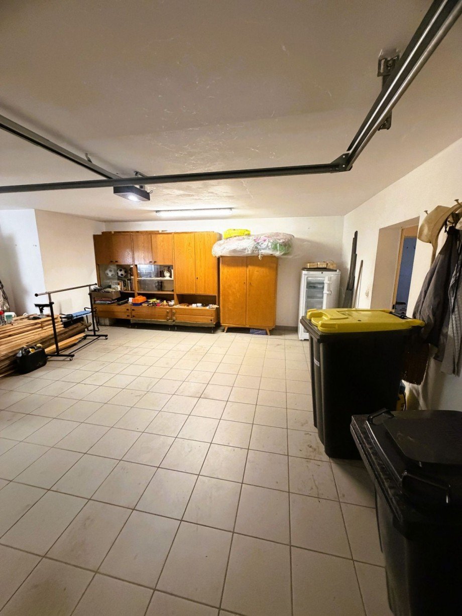 Ordentliche Garage mit Schr�nken Einfamilienhaus Stadtilm