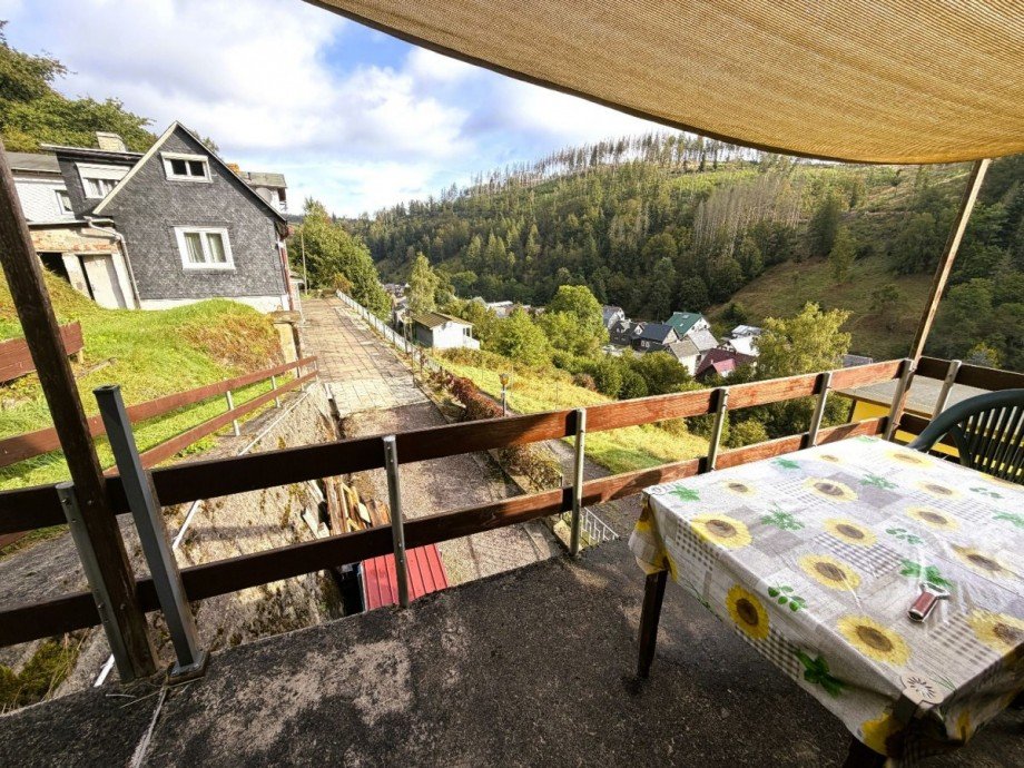 Balkonblick auf Landschaft Mehrfamilienhaus Katzh�tte