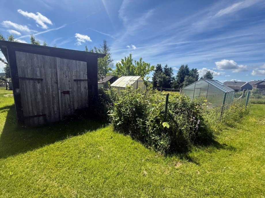 Garten mit Schuppen Reihenendhaus Gro�breitenbach