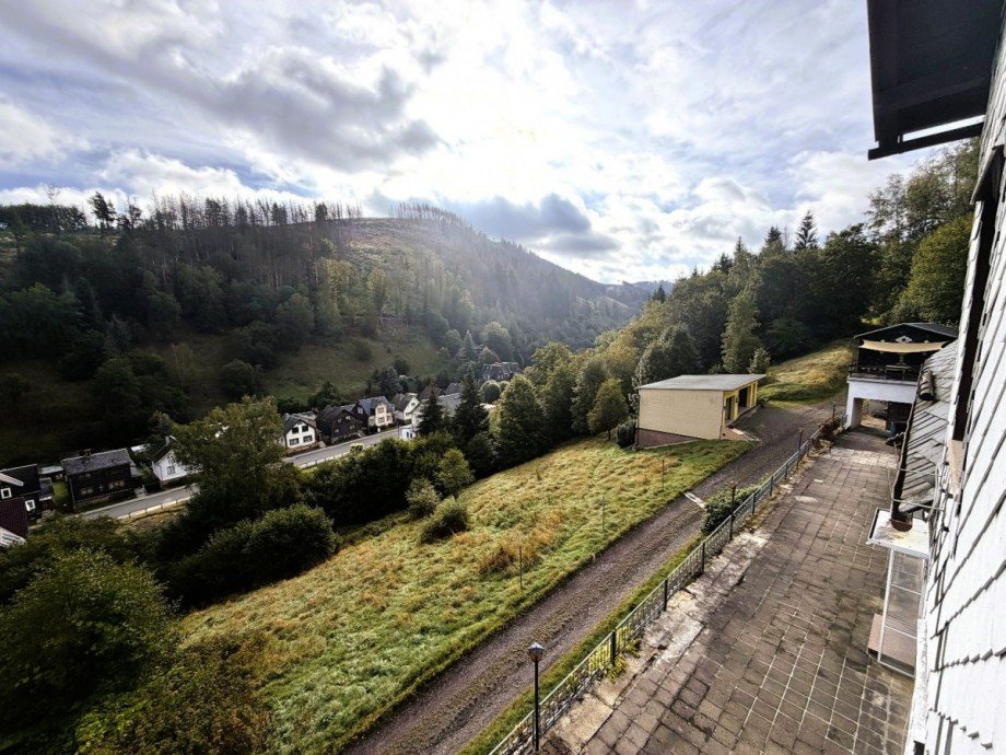 Aussicht auf Tal und H�user Mehrfamilienhaus Katzh�tte