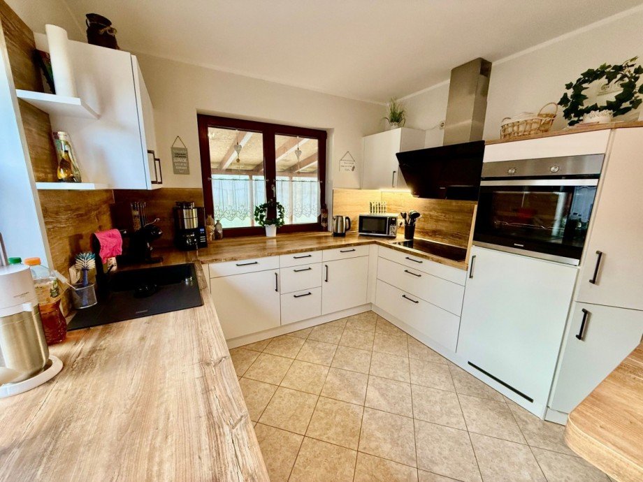 Moderne K�che mit Ger�ten EG Einfamilienhaus Ilmenau