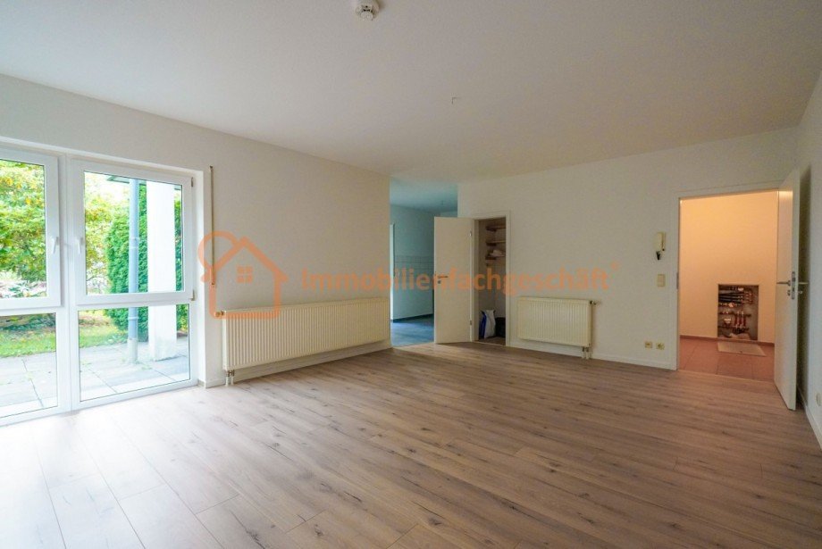 Helles Wohnzimmer Erdgeschosswohnung Ilmenau