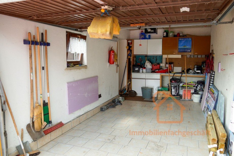 Ger�umige Garage Innenansicht Einfamilienhaus Elgersburg