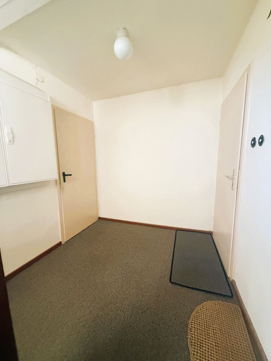 Leerer Flur mit T�ren Mehrfamilienhaus Rudolstadt