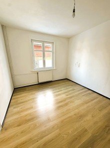 Erdgeschoss Alle Generationen unter einem Dach- Mehrfamilienhaus in Gehren zu verkaufen
