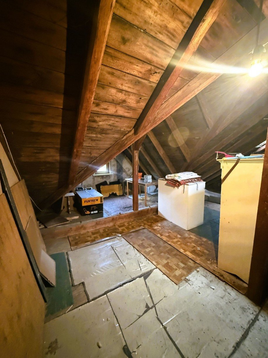 Dachboden mit Ausbaupotenzial Mehrfamilienhaus Gro�breitenbach