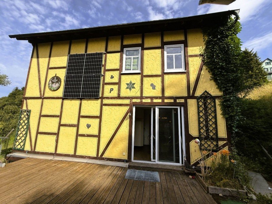 Fachwerkhaus mit Solarpanel Mehrfamilienhaus Neuhaus am Rennweg OT Limbach
