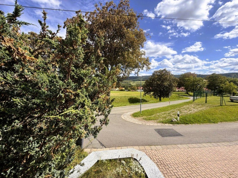Landschaft mit Stra�e Einfamilienhaus Stadtilm