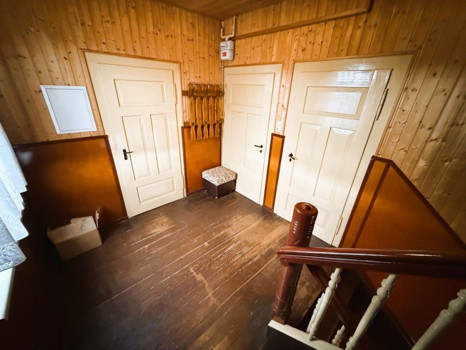 Holzverkleideter Flur Mehrfamilienhaus Ilmenau