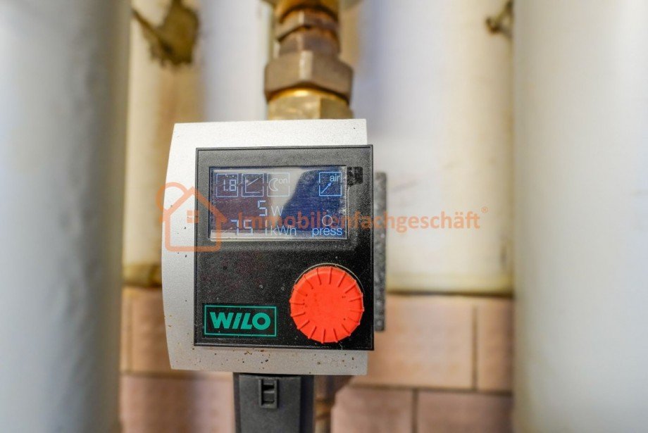 Heizungssteuerung im Keller Haus Neuhaus
