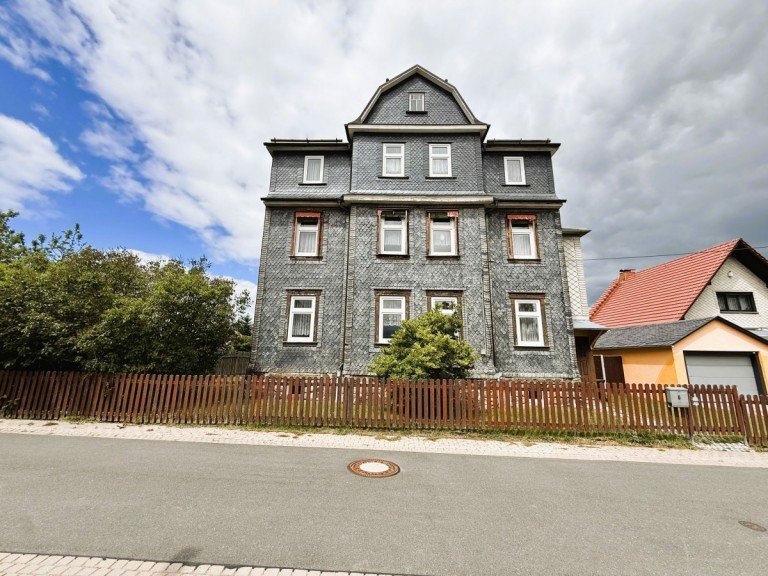 Gro�es graues Wohnhaus Ilmenau Mehrfamilienhaus gro�z�giges Mehrfamilienhaus mit tollem Grundst�ck, Nebengeb�ude und viel Entwicklungspotenzial