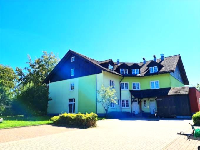Gro�es Haus im Freien Neuhaus am Rennweg Gastronomie Traumimmobilie direkt am Rennsteig- Hotel & Gastonomie zur vielseitigen Nutzung zu verkaufen