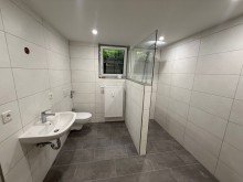 Modernes Badezimmer Erstbezug nach Kernsanierung-Moderne Souterrainwohnung mit eigenem Eingang und direktem Gartenzugang
